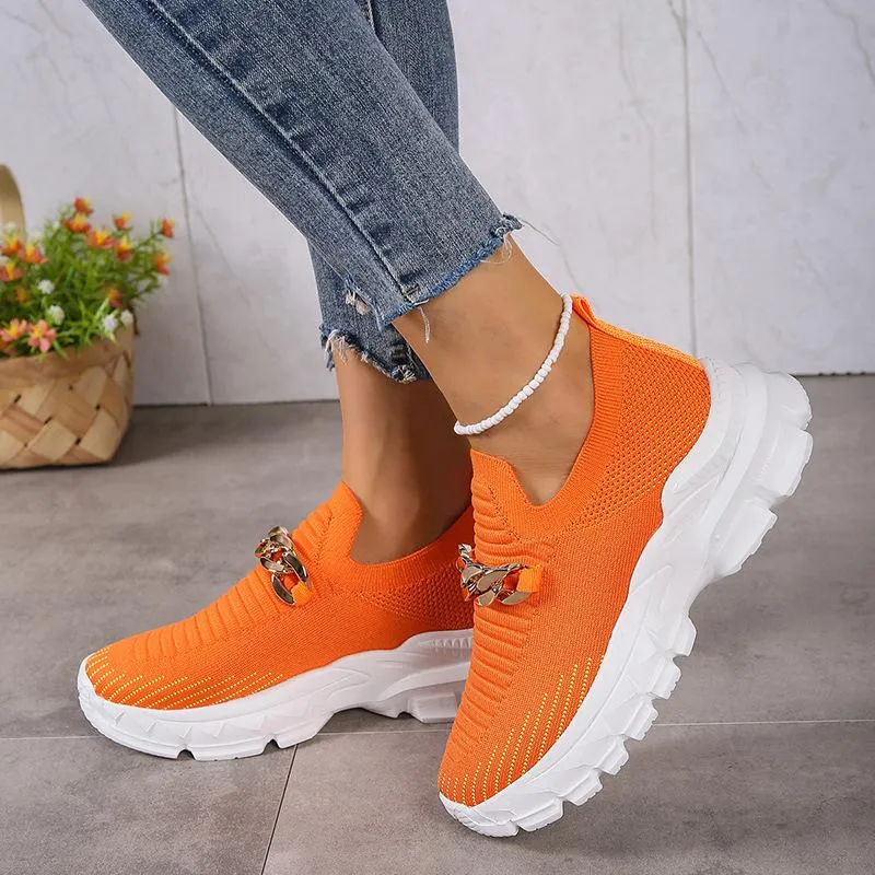 Feminine and lightweight trainer